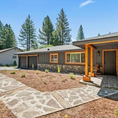 Awesome North Shore Cabin - Hot Tub, AC & Fire Pit