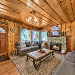 Classic Lower Tahoe Park Cabin!