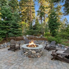 Lake Views, AC, Hot Tub & Fire Pit!