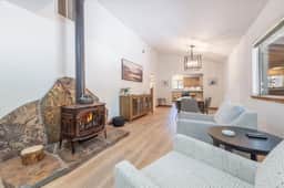 3BR / 3BA McKinney Creek Cabin!  EV Charger!