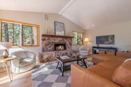 Cedar Flat Cabin - Outdoor Fire Pit!