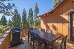 Cedar Flat Cabin - Outdoor Fire Pit!