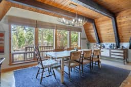 Chamberlands Charmer w/ Hot Tub!