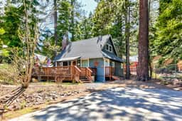 Classic Lower Tahoe Park Cabin!