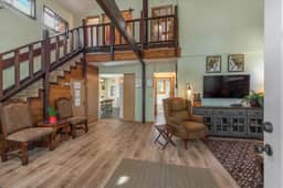 Cozy Cabin Near Sunnyside!