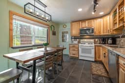 Cozy Cabin Near Sunnyside!
