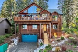 Lake Views, AC, Hot Tub & Fire Pit!