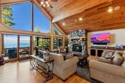 Lake Views, AC, Hot Tub & Fire Pit!