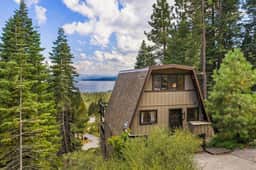 Panoramic Lakeview & Hot Tub!