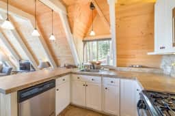 Pet Friendly with Big Views!
