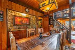 Rustic Beauty in Chamberlands Full Beach & Pool