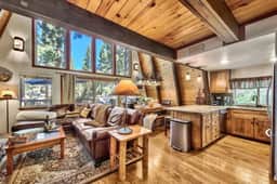 Spacious Cabin Across From Beach!