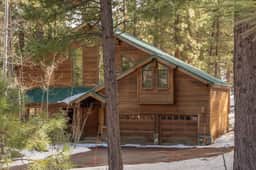 Spacious Prime Northstar Cabin!