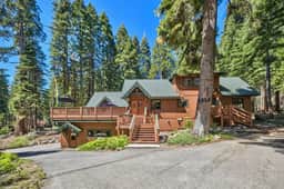 Spacious West Shore Cabin!