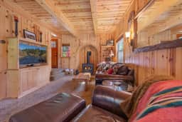 Tahoe Park Beauty w/ Private Hot Tub!