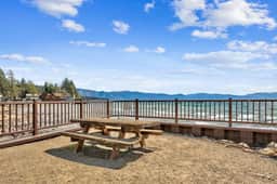 Tahoe Vista - Walk To Beach!