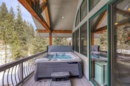 Winding Creek Lodge!  Hot Tub & Access to Mountaineer Shuttle!