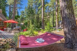 Dancing Cubs Cabin!  Hot Tub, Walk to Beach!