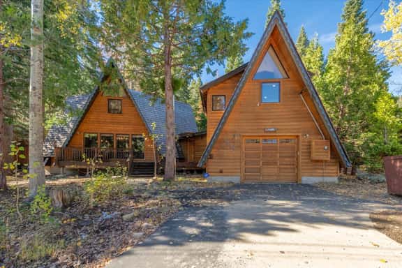 Chamberlands Charmer w/ Hot Tub! - Image 1