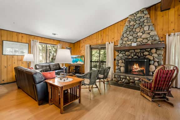 Spacious Cabin Tahoe Park Access - Image 1