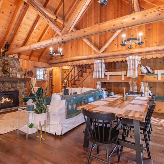 Bearfoot Bungalow in Lower Tahoe Park! - Image 1
