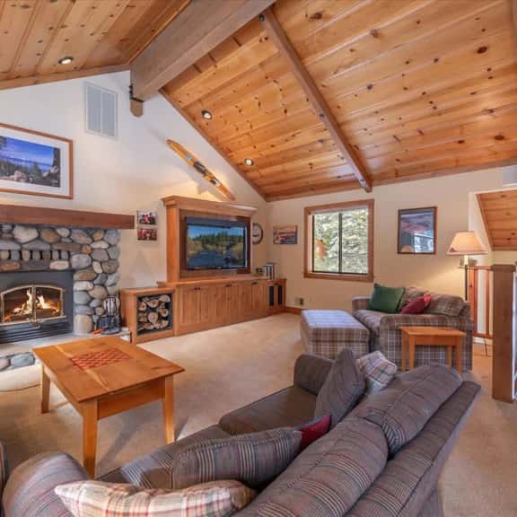 Super Clean - Tahoe Park Access! - Image 1
