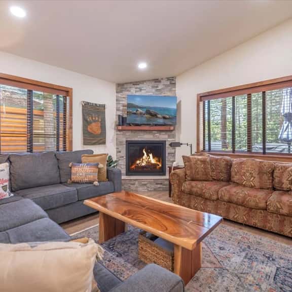 Agatam Lodge — Your Cozy North Tahoe Retreat! - Image 1