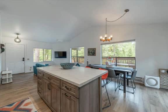Central Tahoe Donner 3BR / 2BA