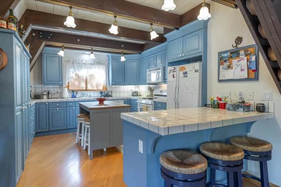 Chamberlands Charmer w/ Hot Tub!