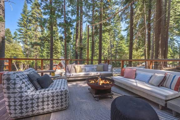 Classic Chamberlands Outdoor Living & Soaking Tub!