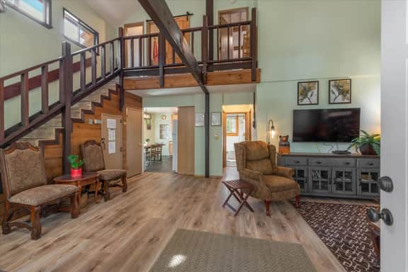 Cozy Cabin Near Sunnyside!