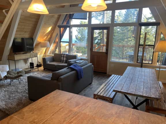 Pet Friendly with Big Views!