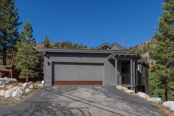 Spacious 5 BR / 4.5 BA Alpine Meadows Getaway!