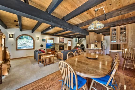 Spacious West Shore Cabin!