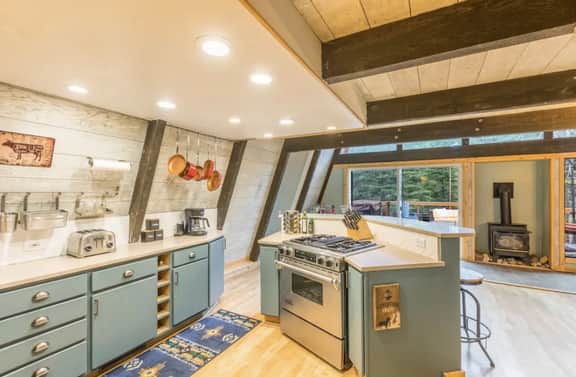 Stylish Cabin w/ Private Hot Tub
