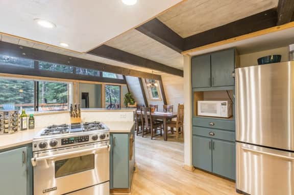 Stylish Cabin w/ Private Hot Tub