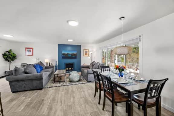 Tahoe Getaway across from Lake!