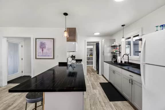 Tahoe Getaway across from Lake!