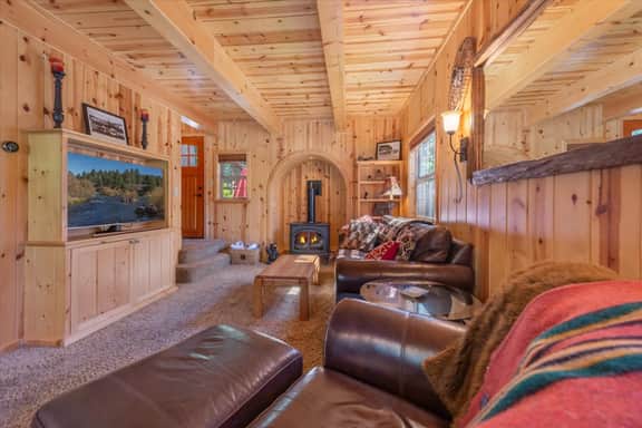 Tahoe Park Beauty w/ Private Hot Tub!