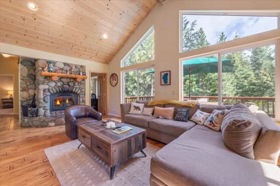 West Shore Cabin with Hot Tub!