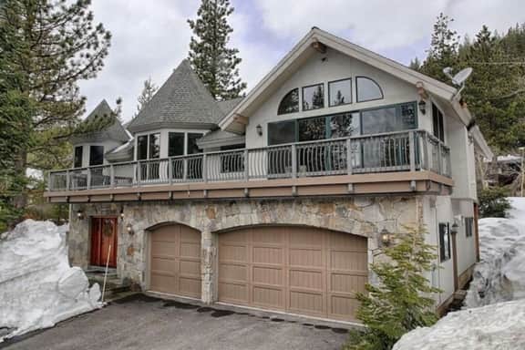 Winding Creek Lodge!  Hot Tub & Access to Mountaineer Shuttle!