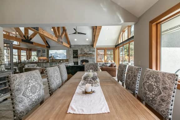 Winding Creek Lodge!  Hot Tub & Access to Mountaineer Shuttle!