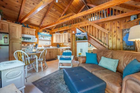 Aidenn’s Cabin - Tahoe Park Ski Lease