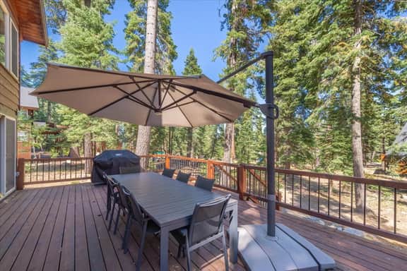 Central Chamberlands Cabin! Pool & Beach Access! - Image 4