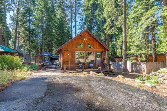 Aidenn’s Cabin - Tahoe Park Ski Lease
