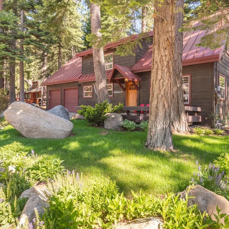 Tahoe Park Beauty w/ Private Hot Tub!